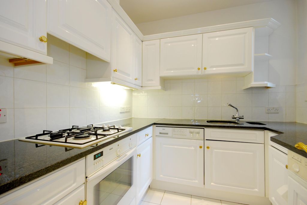 Property photo 1 of 7 Kitchen