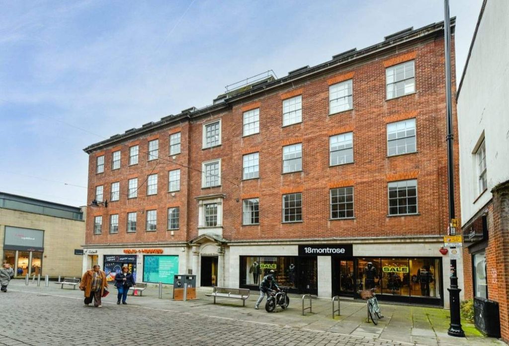 Property photo 2 of 6