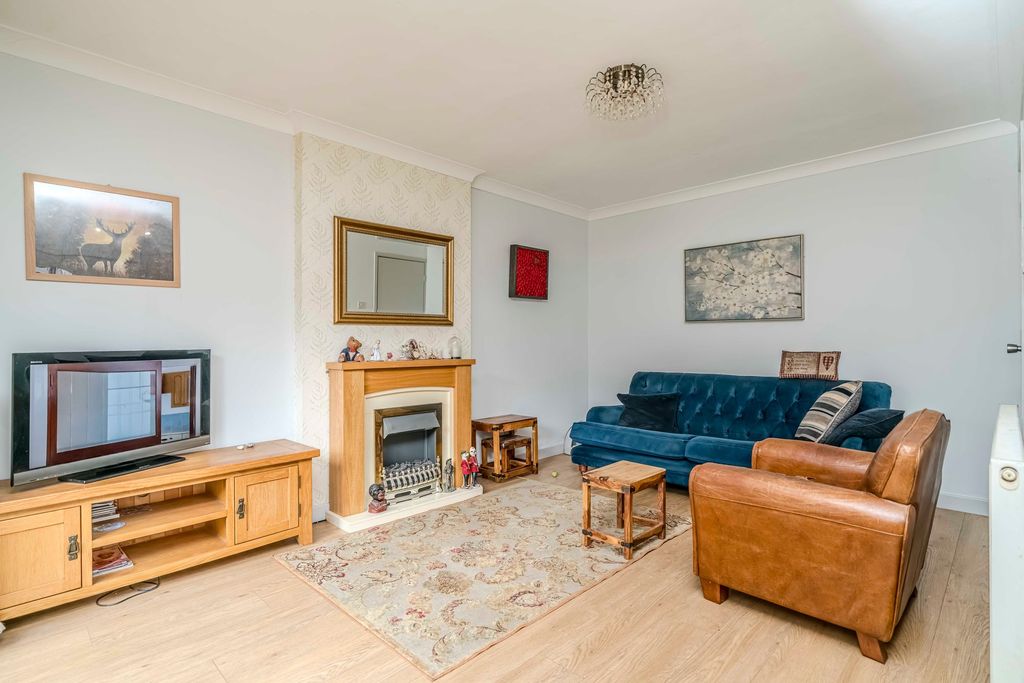 Property photo 3 of 19