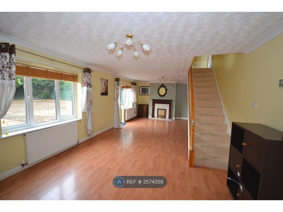 Property photo 2 of 11