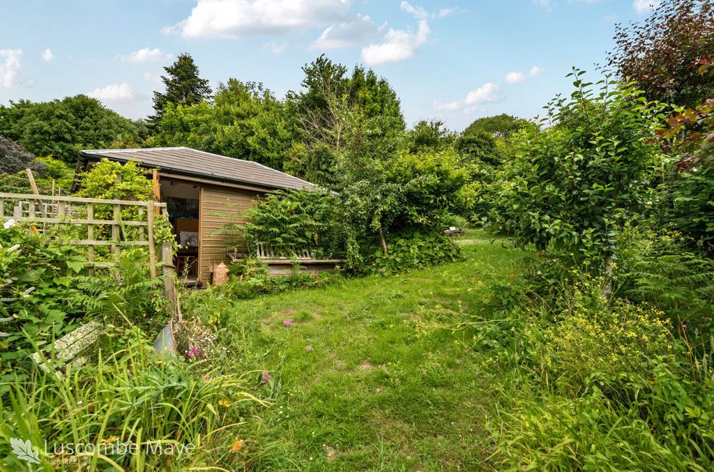 Property photo 3 of 18