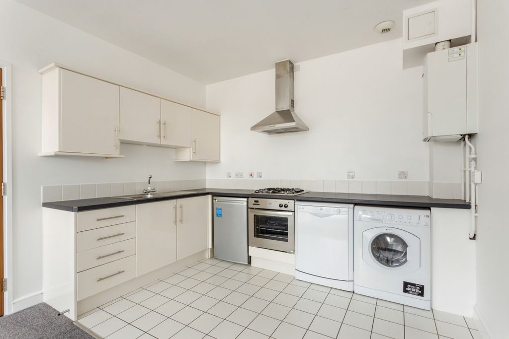 Property photo 2 of 11 110 Henrietta Str...