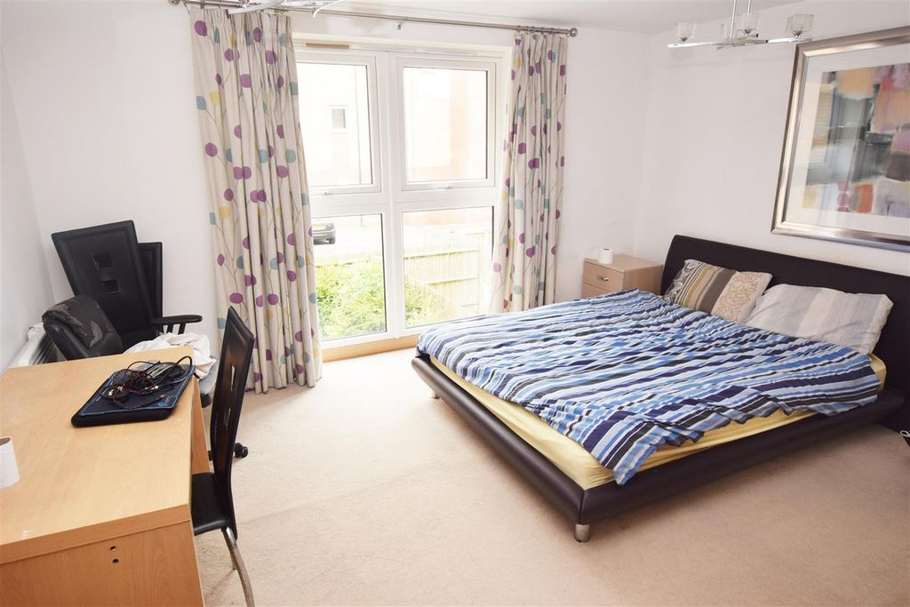 Property photo 3 of 9