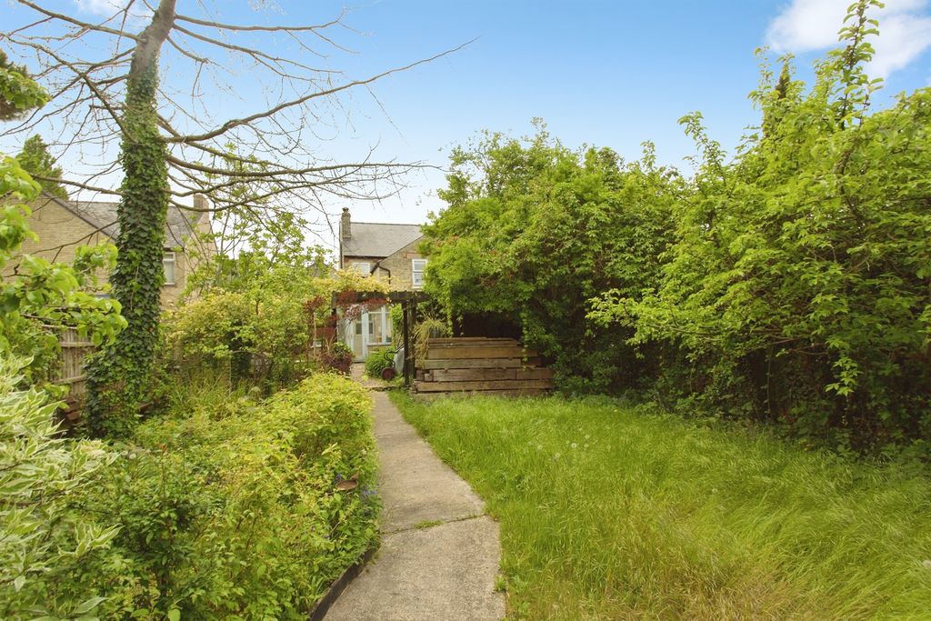 Property photo 2 of 20