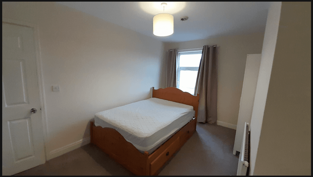 Property photo 1 of 7 Room