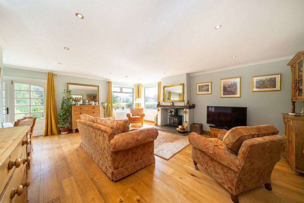 Property photo 3 of 48 Photo 29