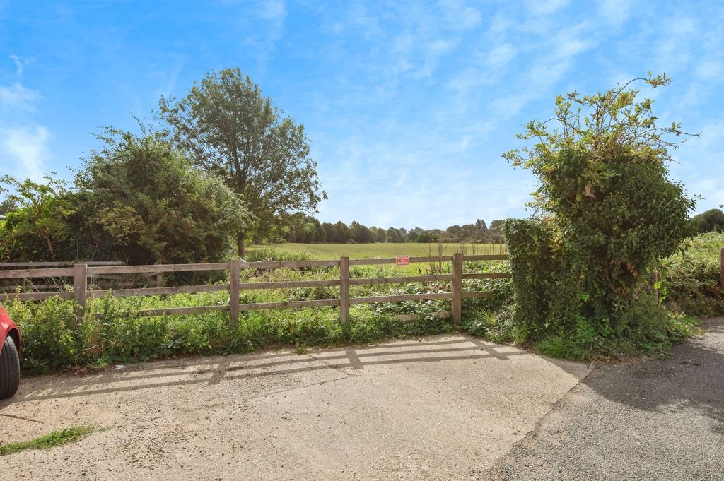 Property photo 2 of 17 Purwell Meadow