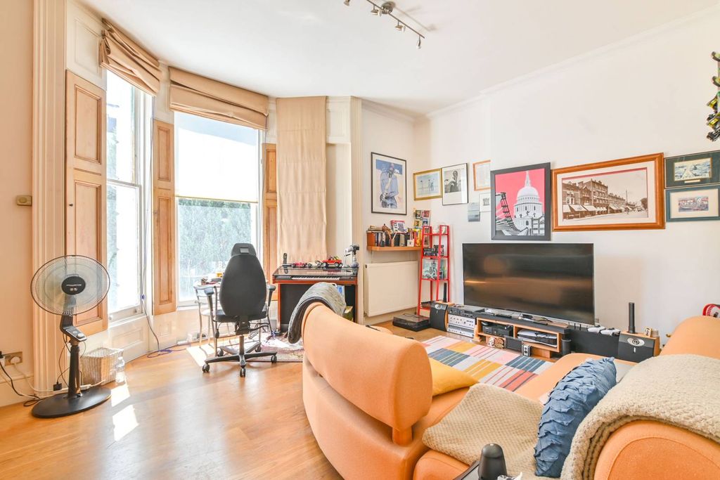 Property photo 2 of 8