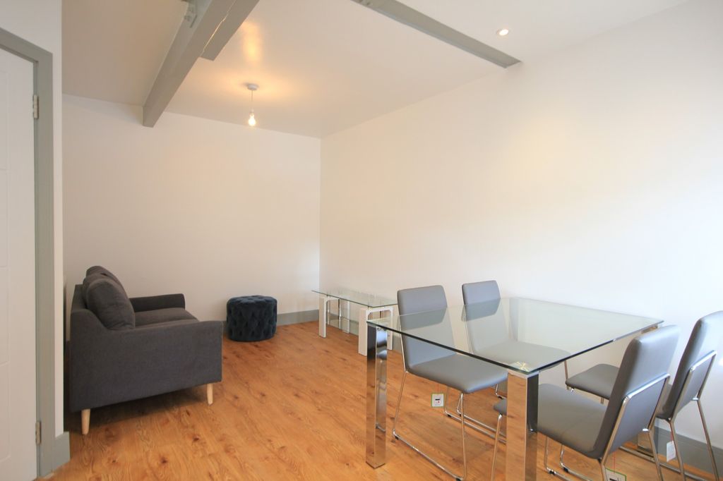 Property photo 3 of 9 Living/Dining Room