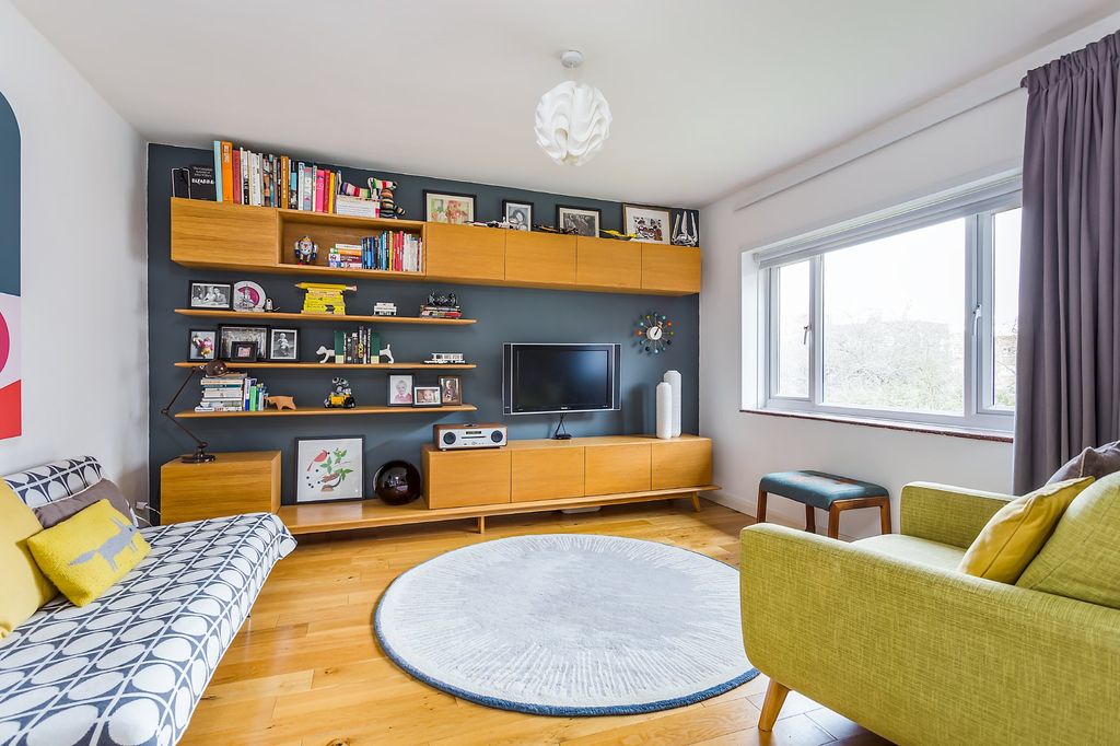 Property photo 1 of 11