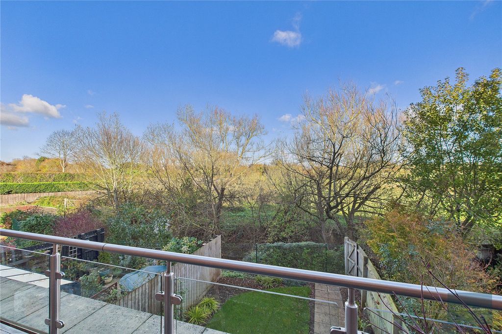 Property photo 1 of 26 Picture No. 24