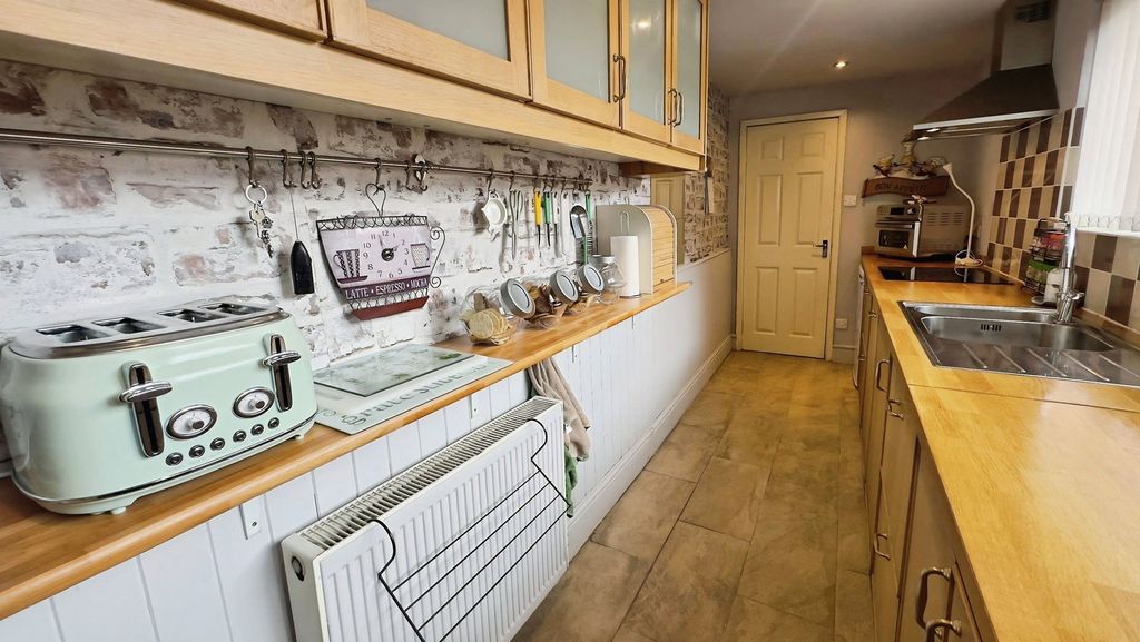Property photo 2 of 38