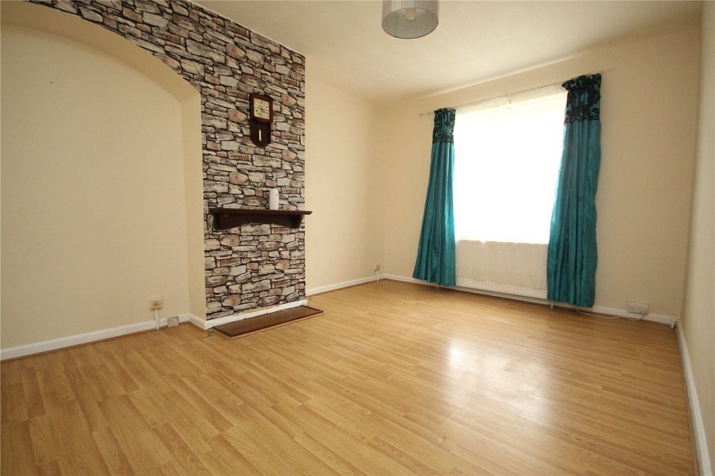 Property photo 3 of 8 Picture No. 52