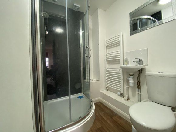 Property photo 3 of 11 Bathroom 1.Jpg