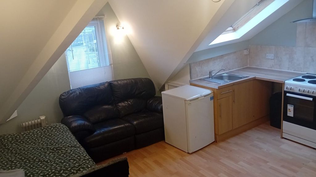 Property photo 1 of 3