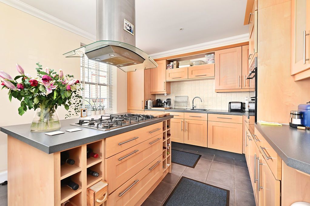 Property photo 2 of 17 Photo 1