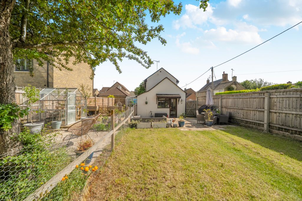 Property photo 2 of 14 146411710