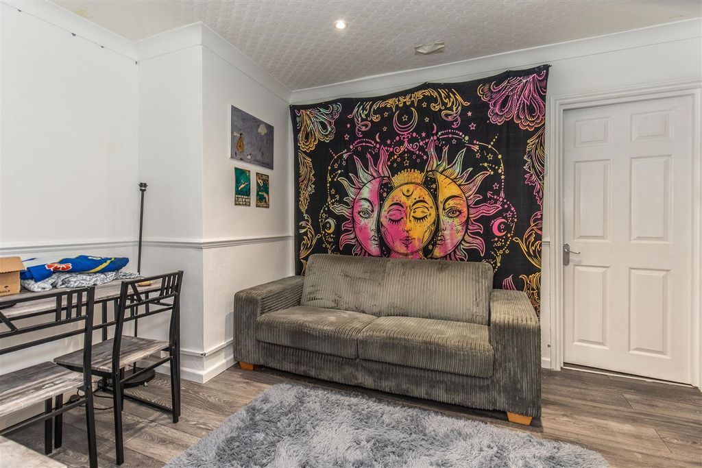 Property photo 2 of 8 Living Room