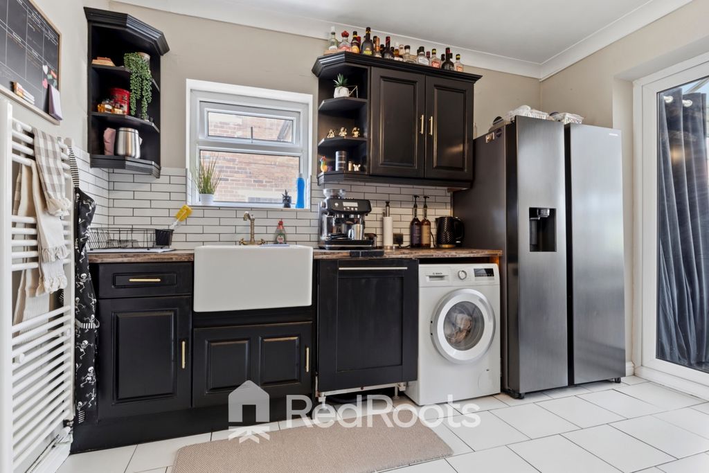 Property photo 2 of 25 5286703