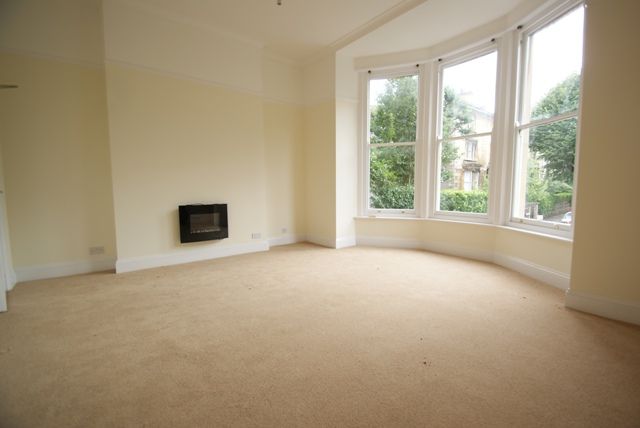 Property photo 2 of 6 4 Chertsey Rd Gff (1