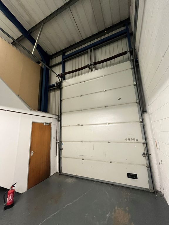 Property photo 3 of 7 Photo 13