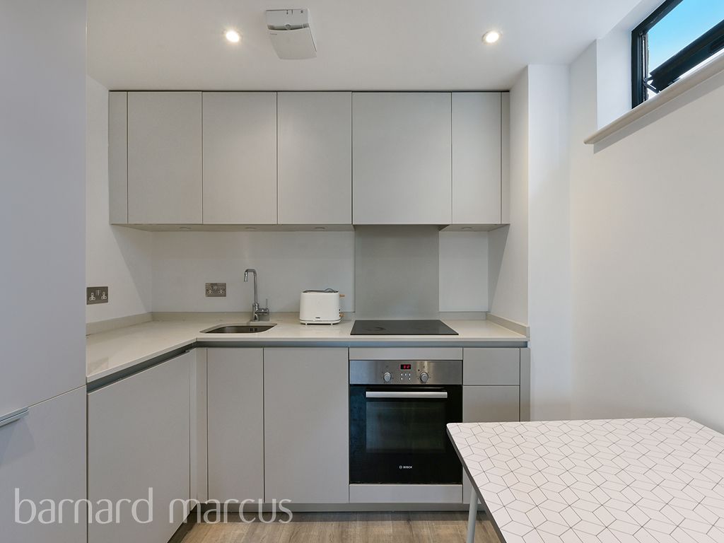 Property photo 1 of 8 Kitchen