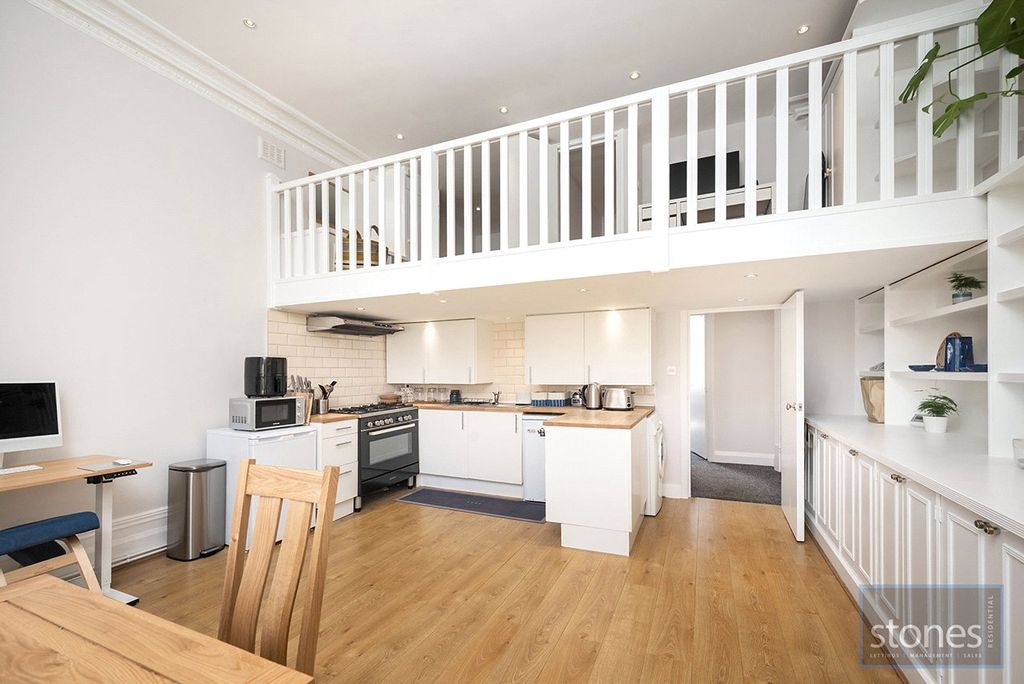 Property photo 3 of 12 Picture No. 15