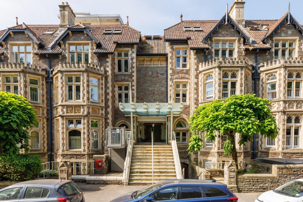 Property photo 2 of 16 Flat 19, Royal Parade 2-7, Elmdale Road, Bs8--17.J
