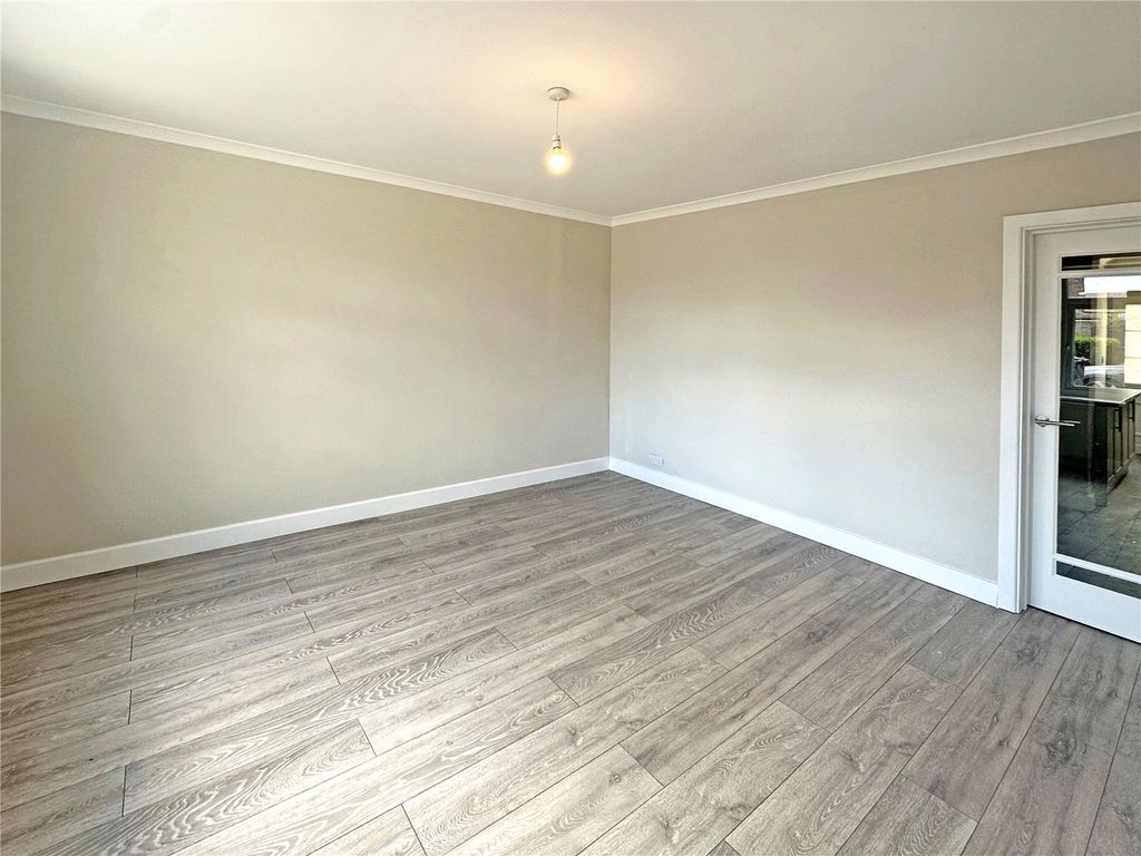 Property photo 2 of 16 Picture No. 02