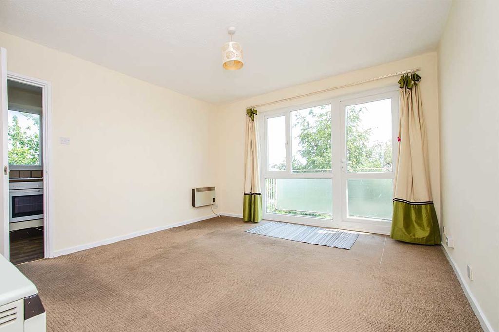 Property photo 2 of 11 Photo 3
