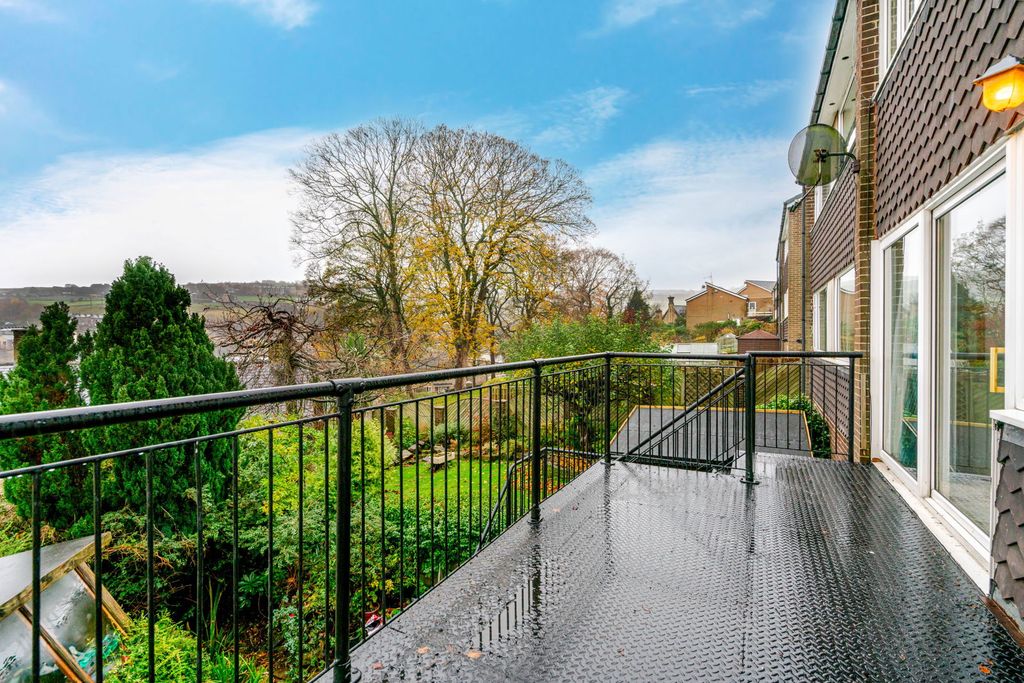 Property photo 3 of 33