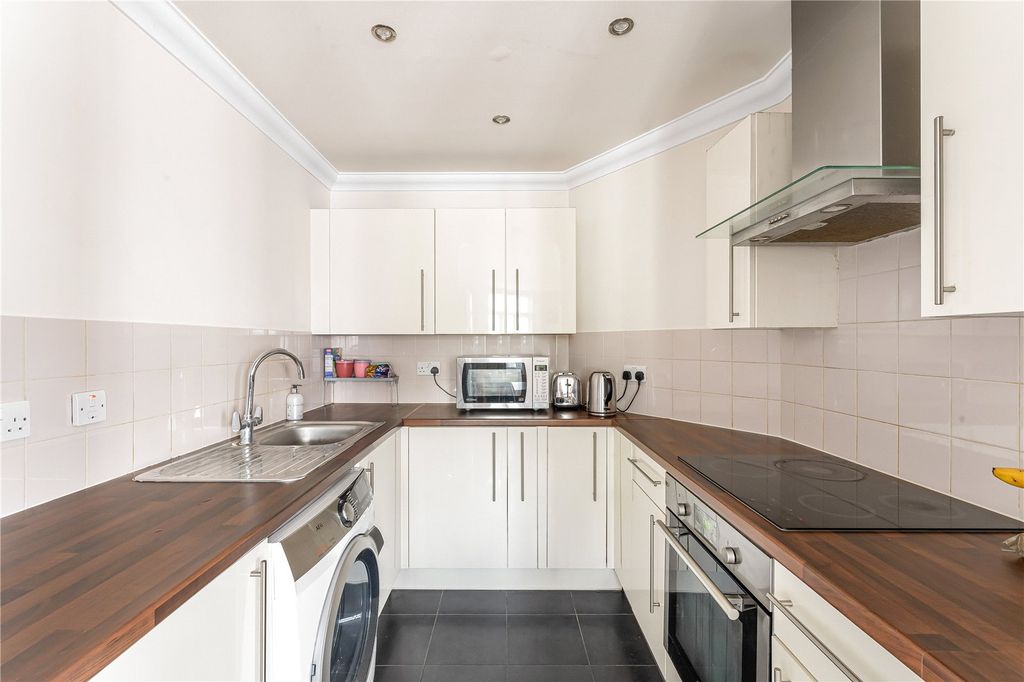 Property photo 3 of 14 Kitchen