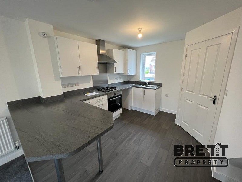 Property photo 3 of 9 Kitchen