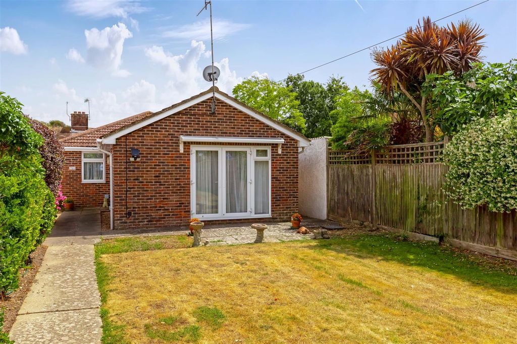 Property photo 1 of 11 Brougham Rd_12.Jpg