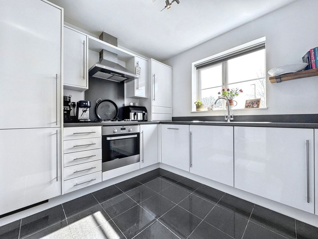 Property photo 3 of 24