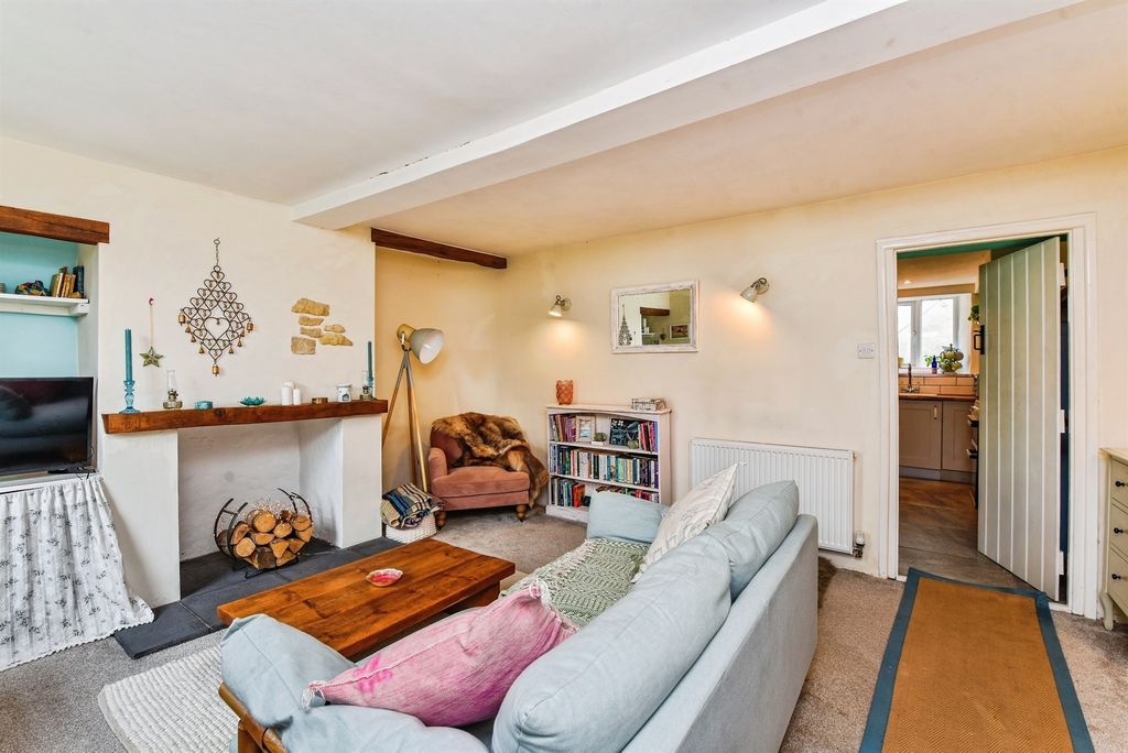 Property photo 2 of 12