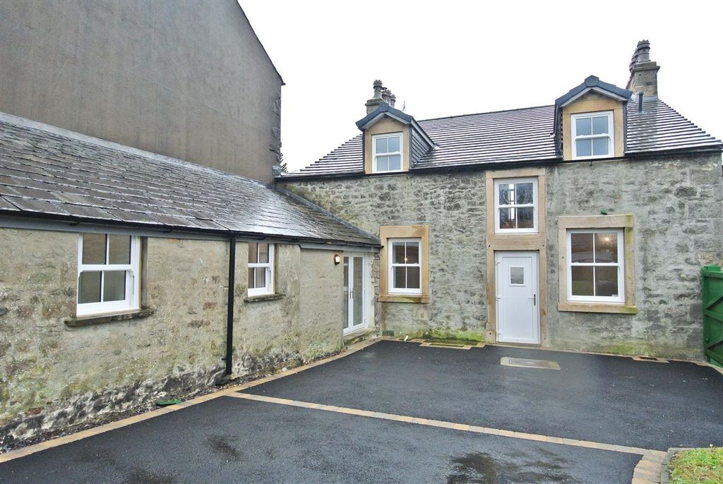 Property photo 2 of 13 Rear Courtyard
