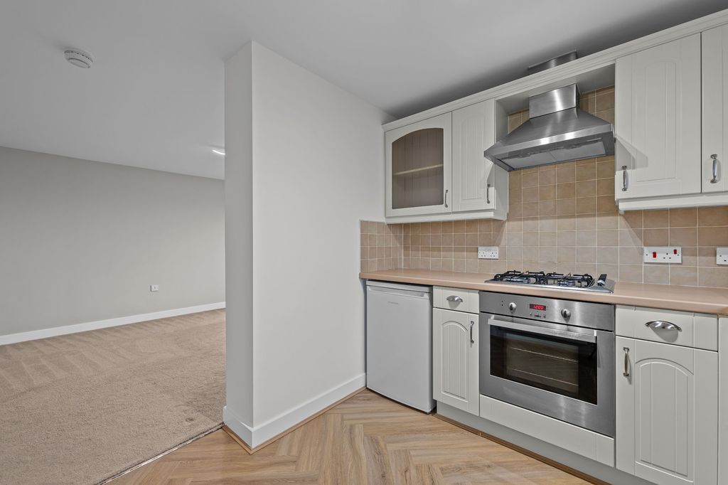 Property photo 2 of 25