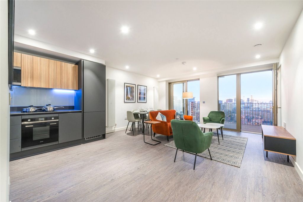 Property photo 2 of 20