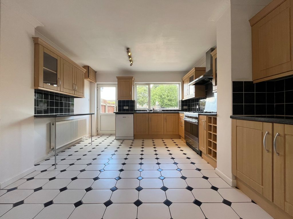 Property photo 2 of 28 Picture No. 29