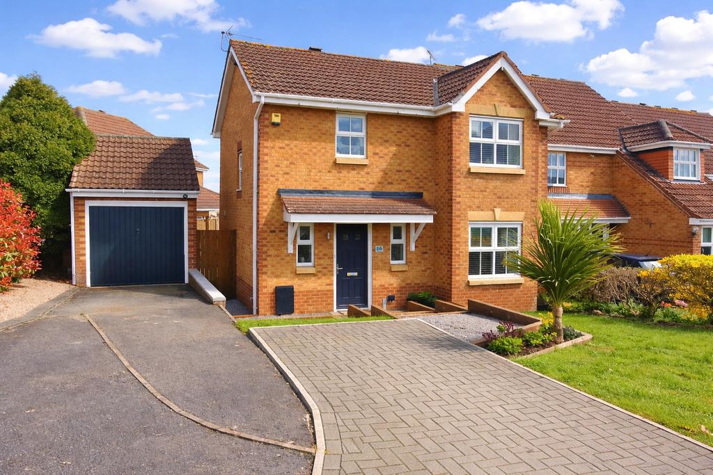 Property photo 1 of 22 Rockfield Way