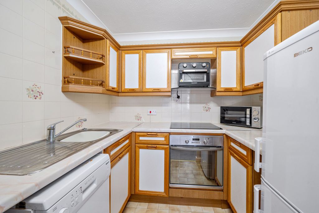 Property photo 2 of 14 Kitchen