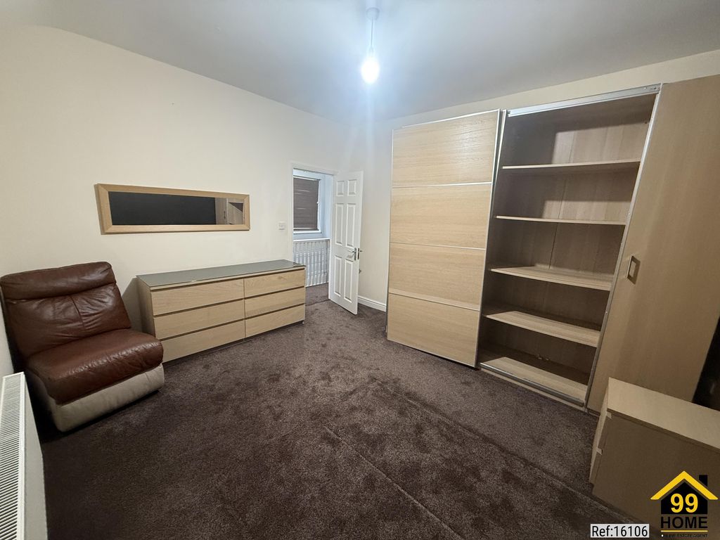 Property photo 3 of 12 Photo 2