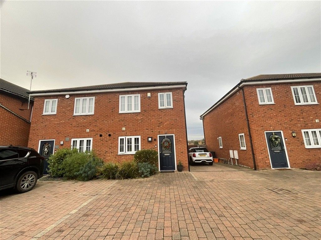 Property photo 1 of 2 Front