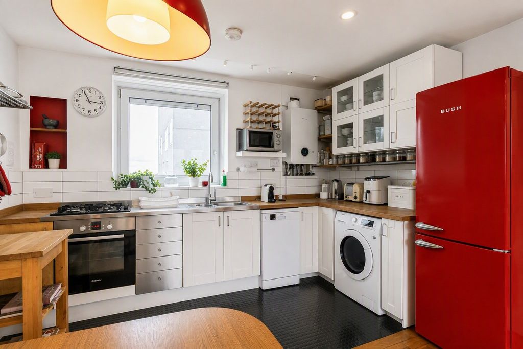 Property photo 2 of 11 2