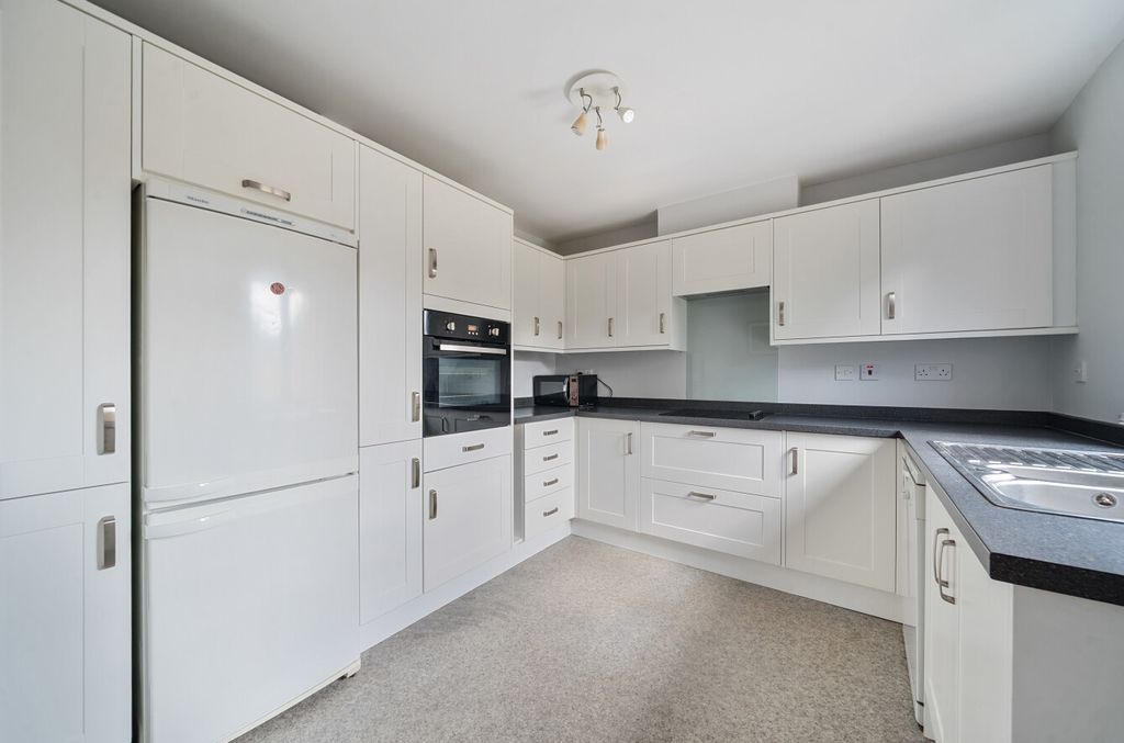 Property photo 3 of 16 1485356-33-6A4636...
