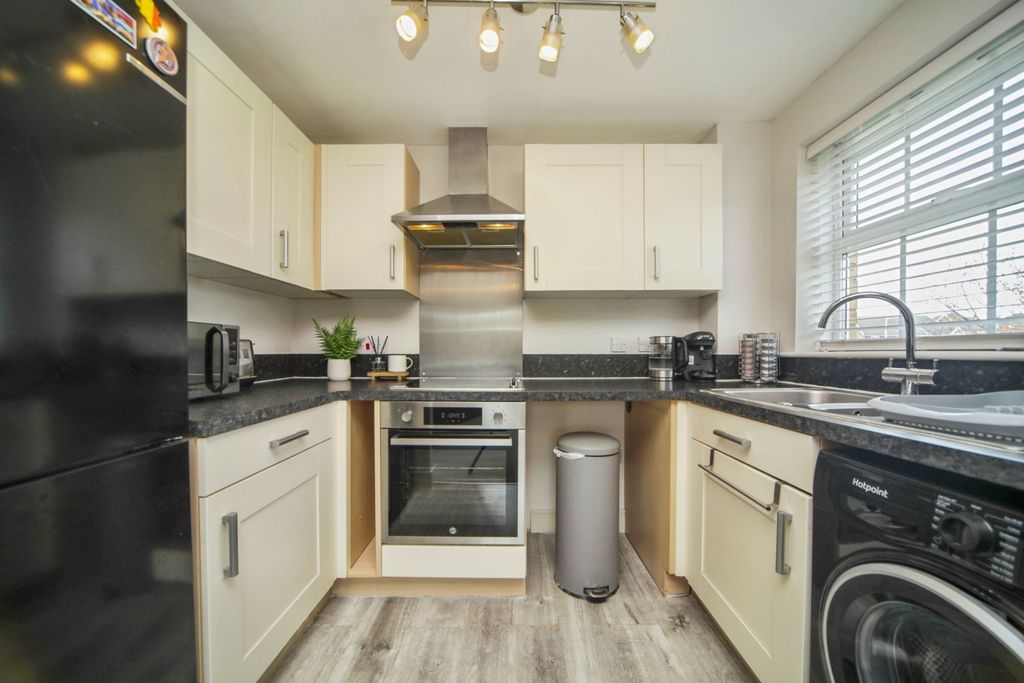 Property photo 2 of 15 Pbox-Img.Jpg