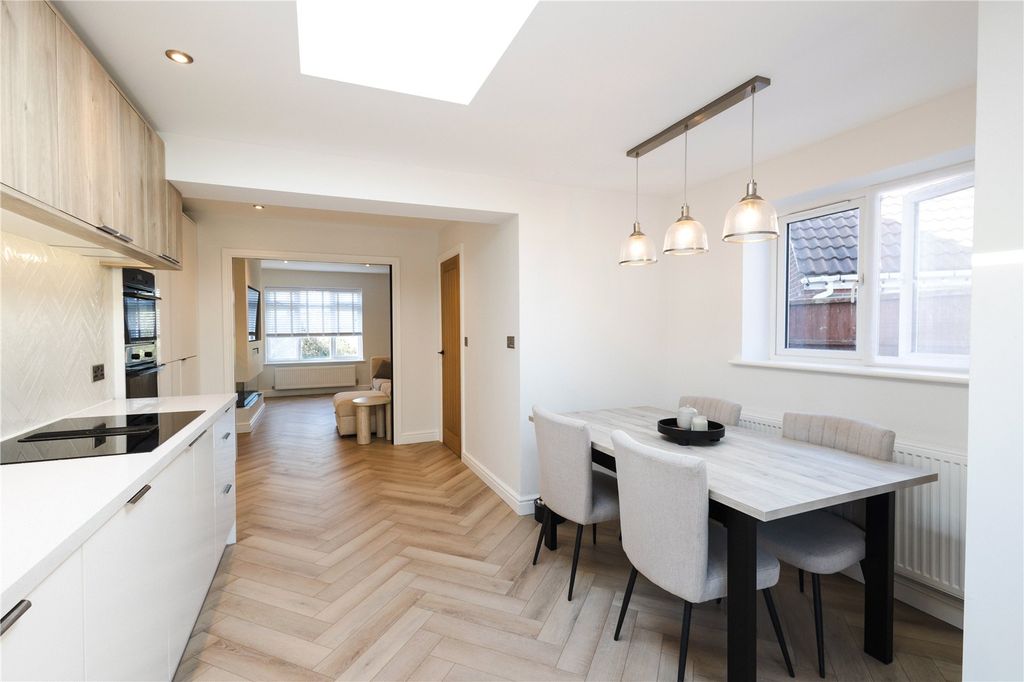 Property photo 3 of 32 Picture No. 28