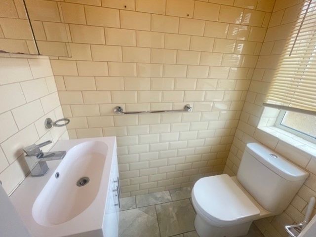 Property photo 3 of 11 Atherton 3