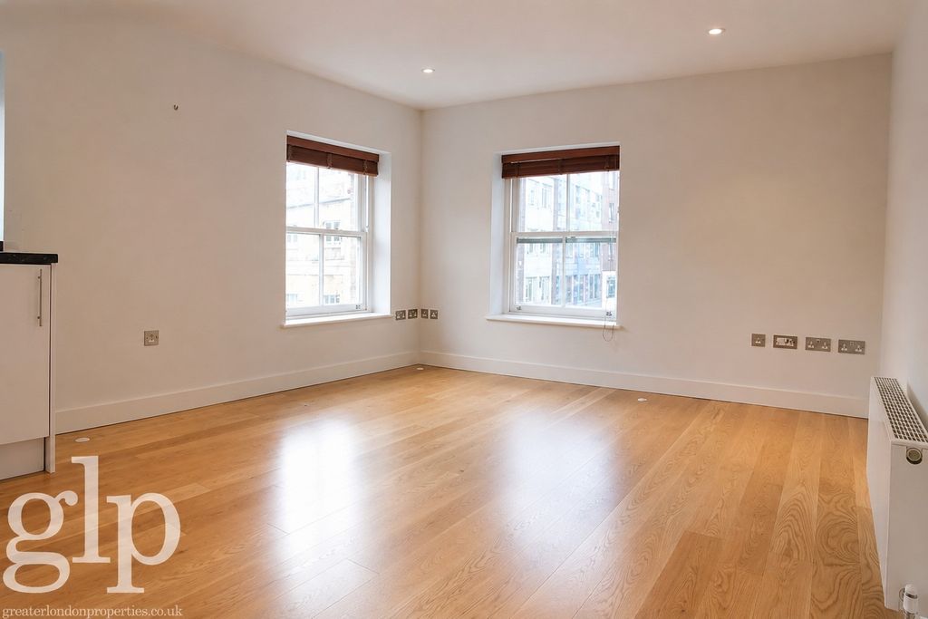 Property photo 1 of 8 966141